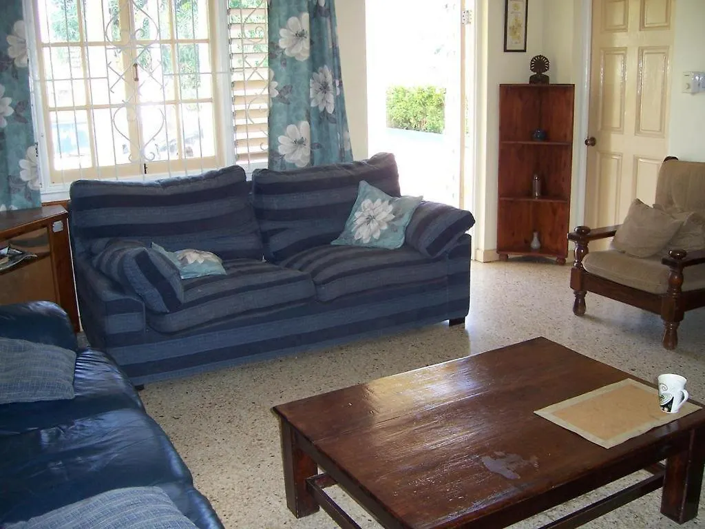 Almond Tree Villa Ocho Rios Homestay