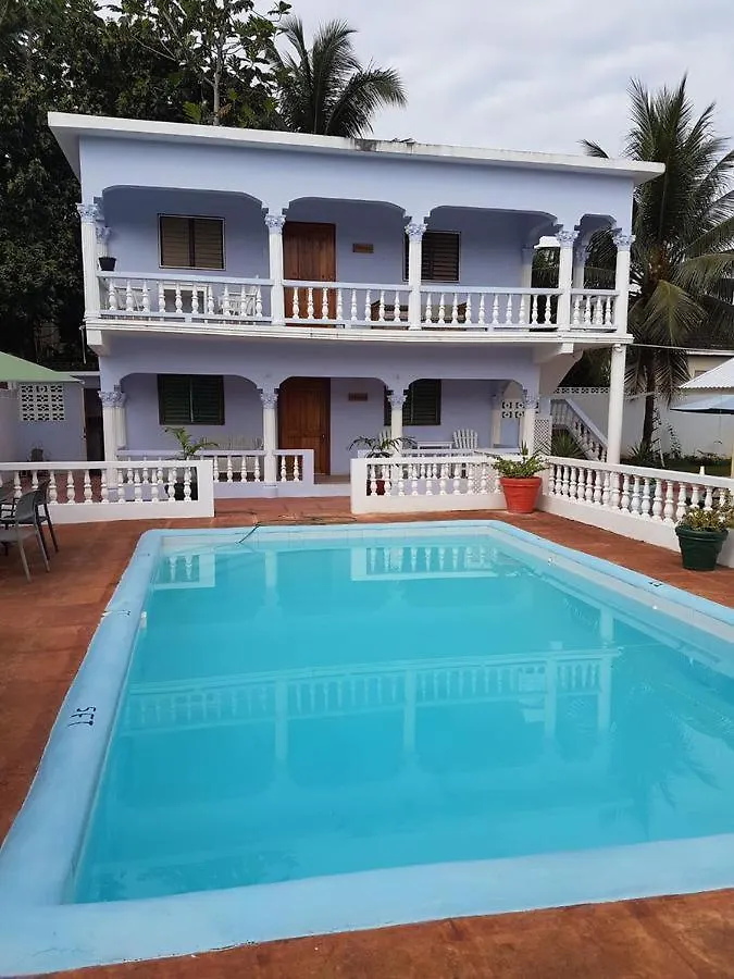 Homestay Almond Tree Villa Ocho Rios