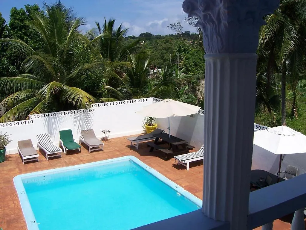 Homestay Almond Tree Villa Ocho Rios